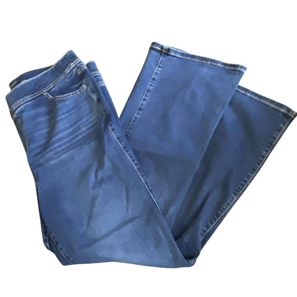 torrid Denim - Torrid #FeelTheFit Lean Jean Slim Boot Super Soft Pull-On Jeans Women’s 2S (~18)